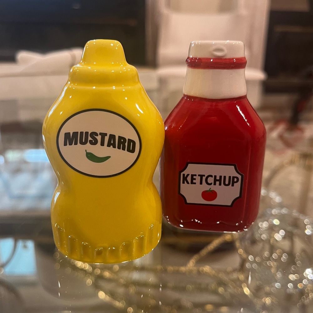 🍔🍟🌭Ketchup and Mustard Salt and Pepper Shaker Set 🍔🍟🌭